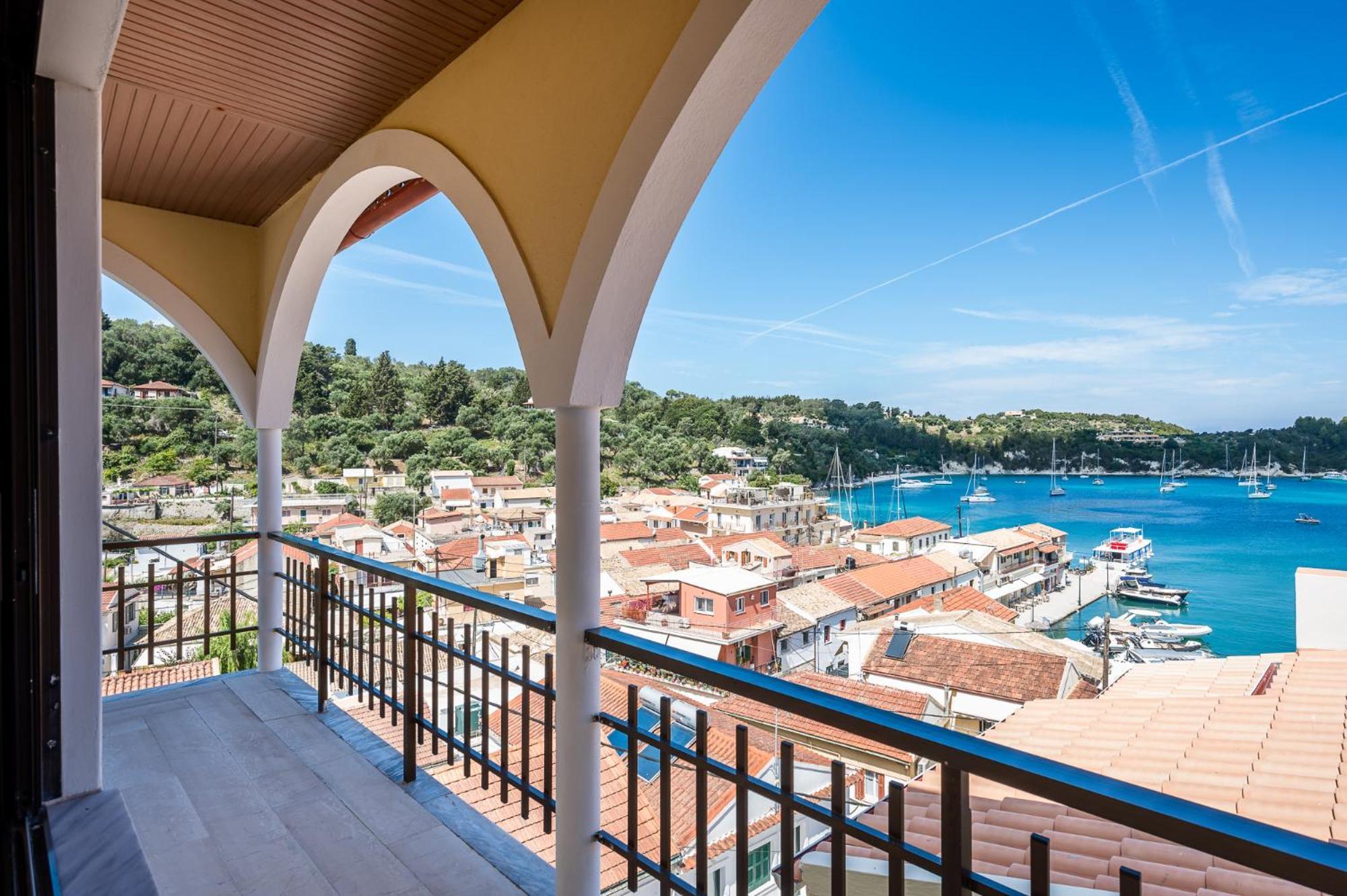 Agaloula Centrally Located Apartments, Lakka Exteriér fotografie