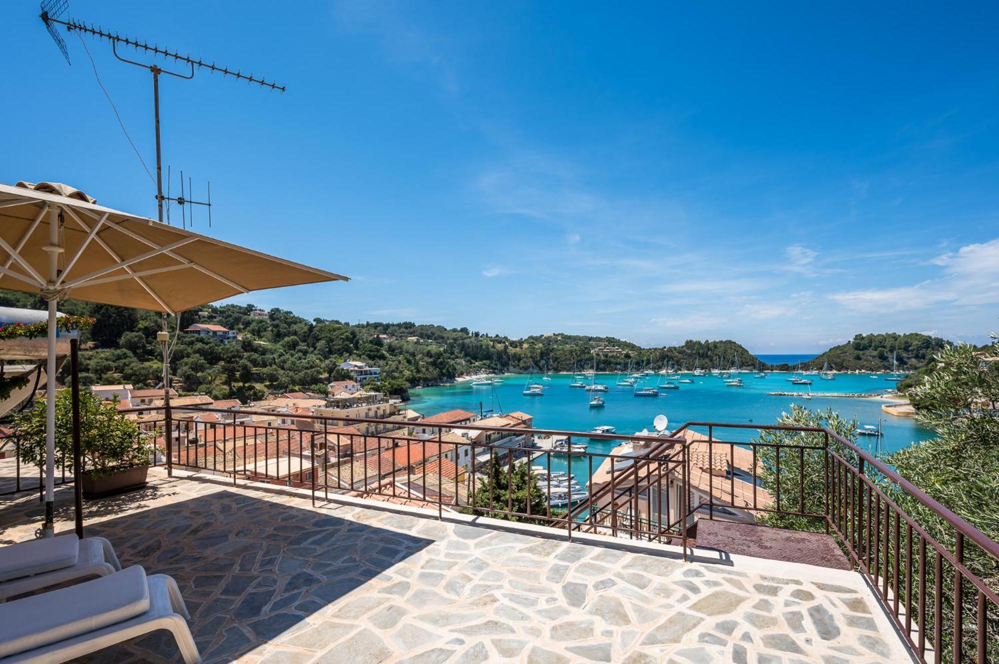 Agaloula Centrally Located Apartments, Lakka Exteriér fotografie