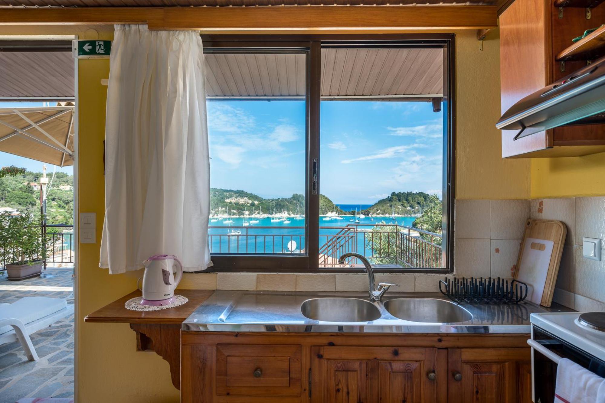 Agaloula Centrally Located Apartments, Lakka Exteriér fotografie
