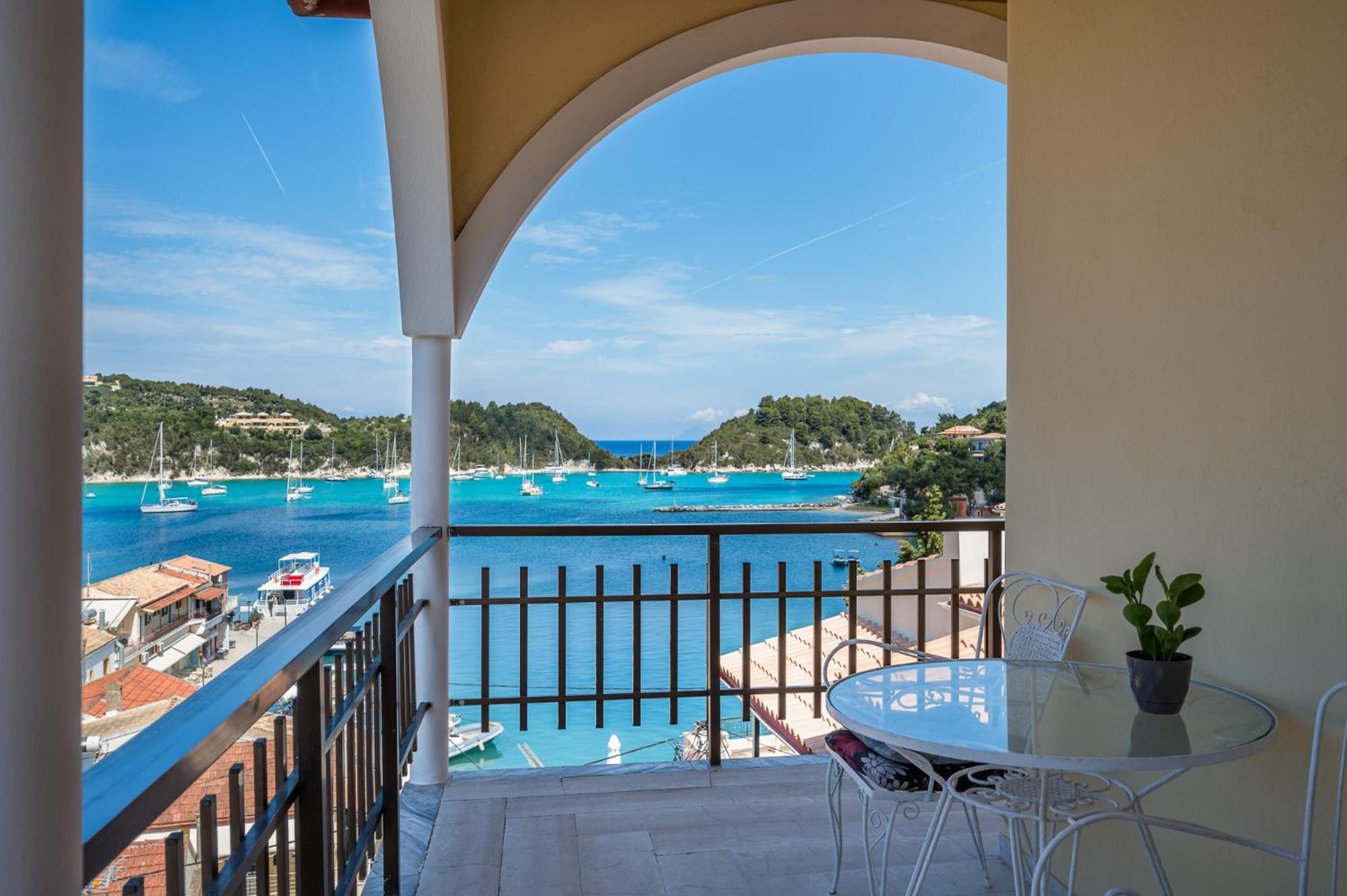 Agaloula Centrally Located Apartments, Lakka Exteriér fotografie