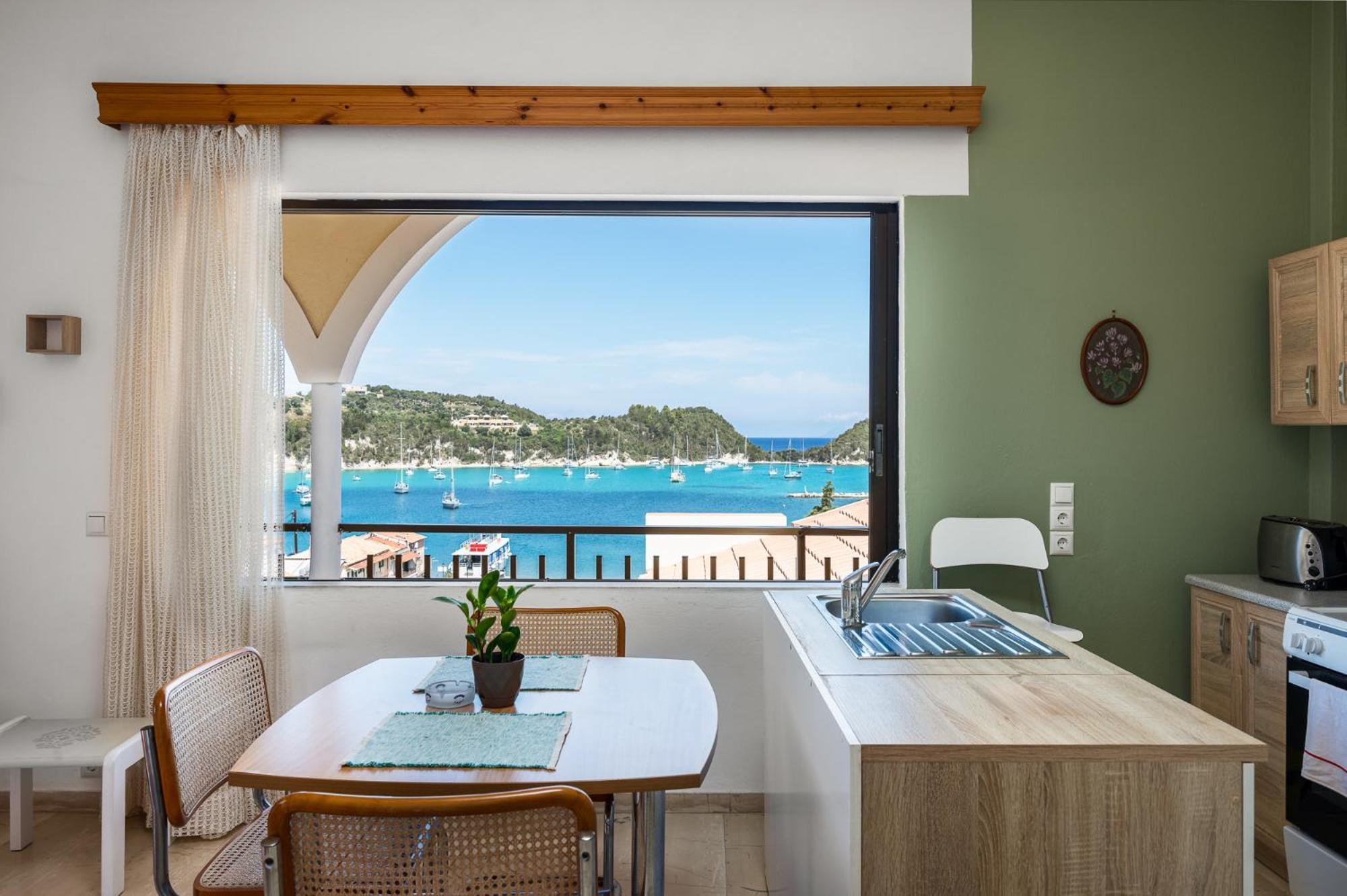 Agaloula Centrally Located Apartments, Lakka Exteriér fotografie