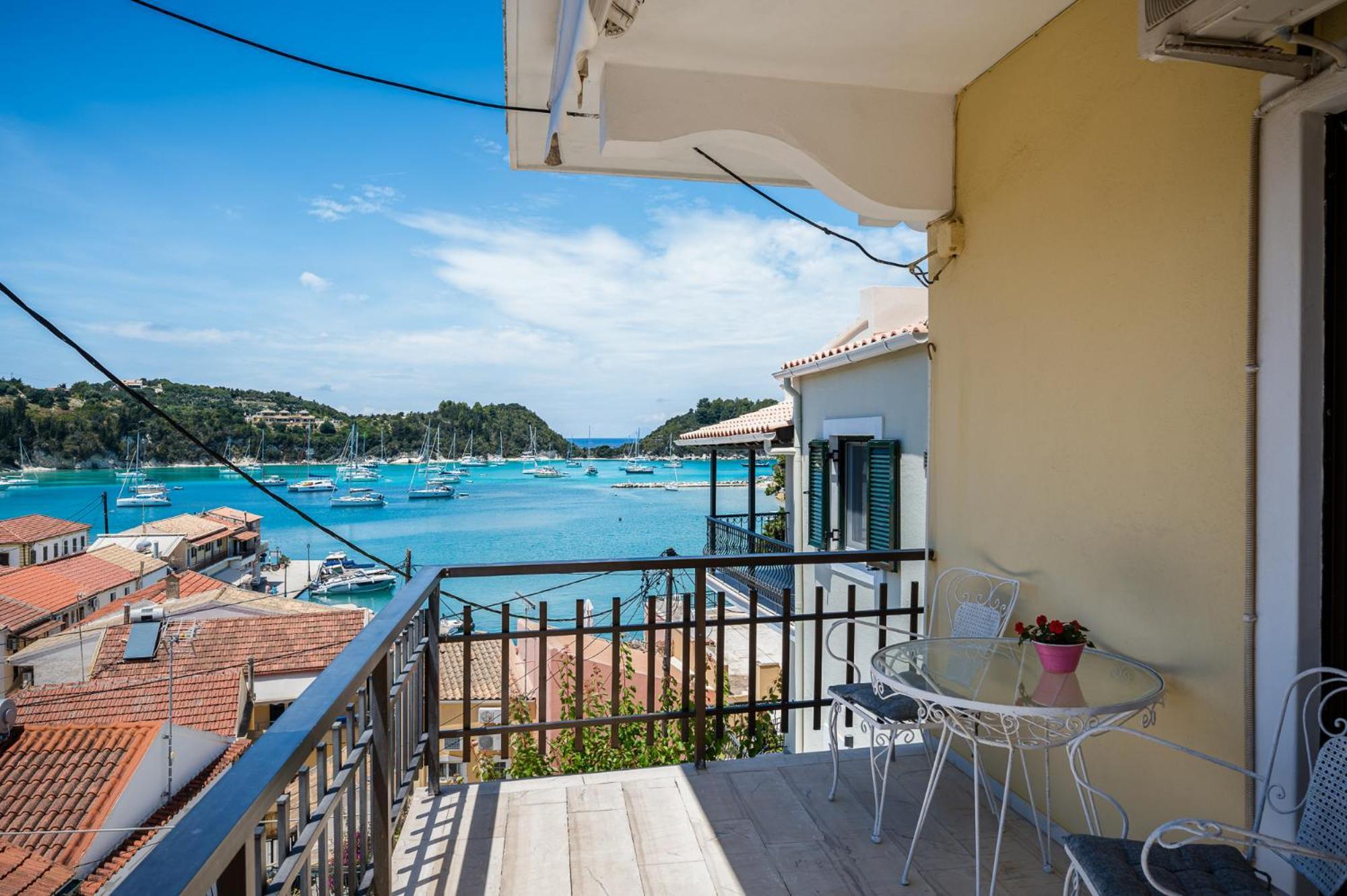 Agaloula Centrally Located Apartments, Lakka Exteriér fotografie