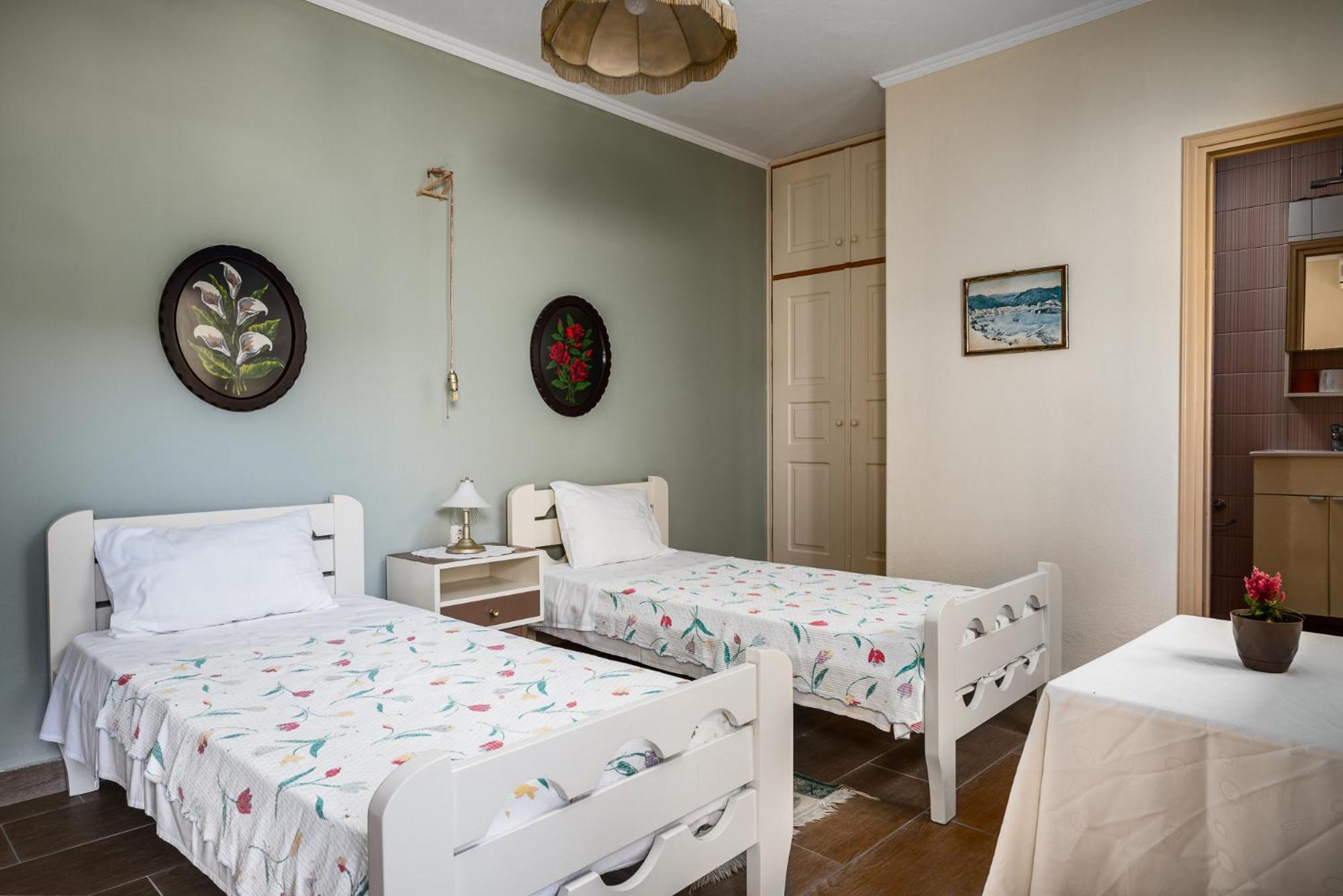 Agaloula Centrally Located Apartments, Lakka Exteriér fotografie
